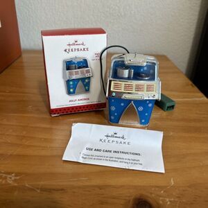 HALLMARK KEEPSAKE JOLLY JUKEBOX HAPPY CHRISTMAS B1